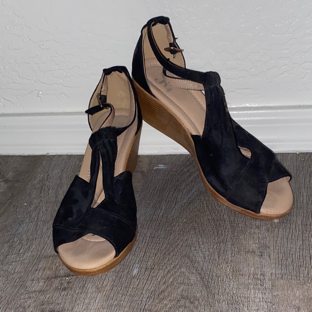 Elegant Black Wedge Sandals